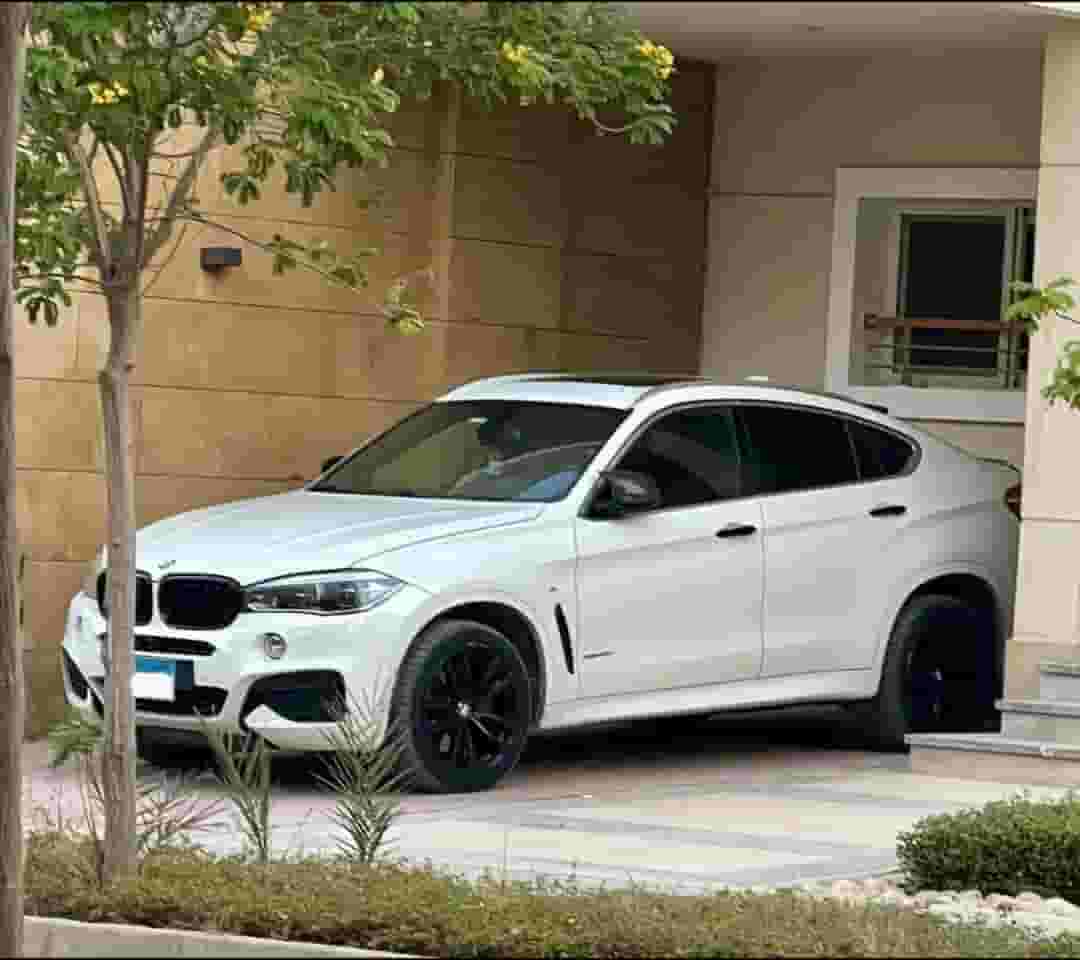 سيارة BMW X6 M50i 2017 